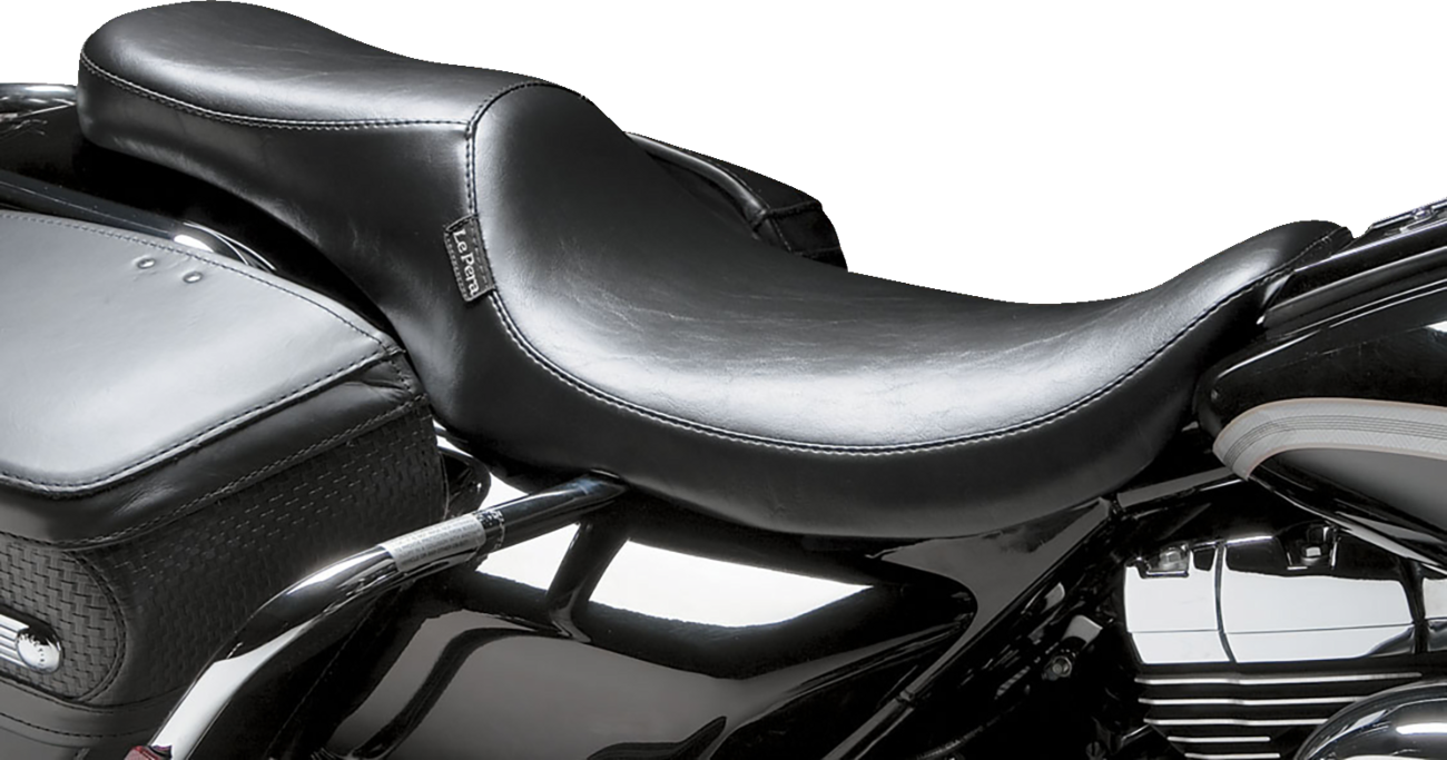 Le Pera Silhouette Smooth Seat fits 2002-2007 Harley Road King FLHR FLHRS